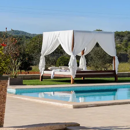 Lloren Villa